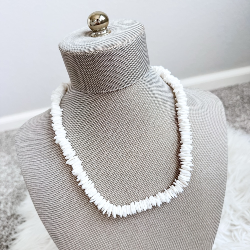 White Puka Shell Chip Necklace Y2K Beach Surfer Coastal